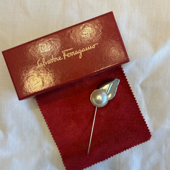 Salvatore Ferragamo Silver and Pearl Brooch - Picture 2 of 5